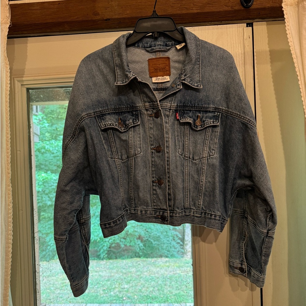 Levi’s Cropped Denim Jacket